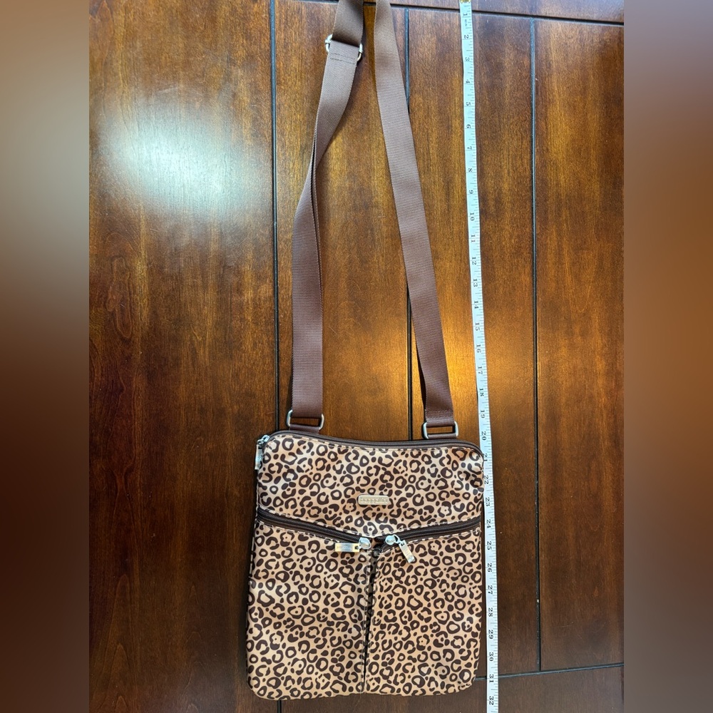 Baggallini Leopard Print Crossbody Bag + Matching Pouch Set - Picture 6 of 10